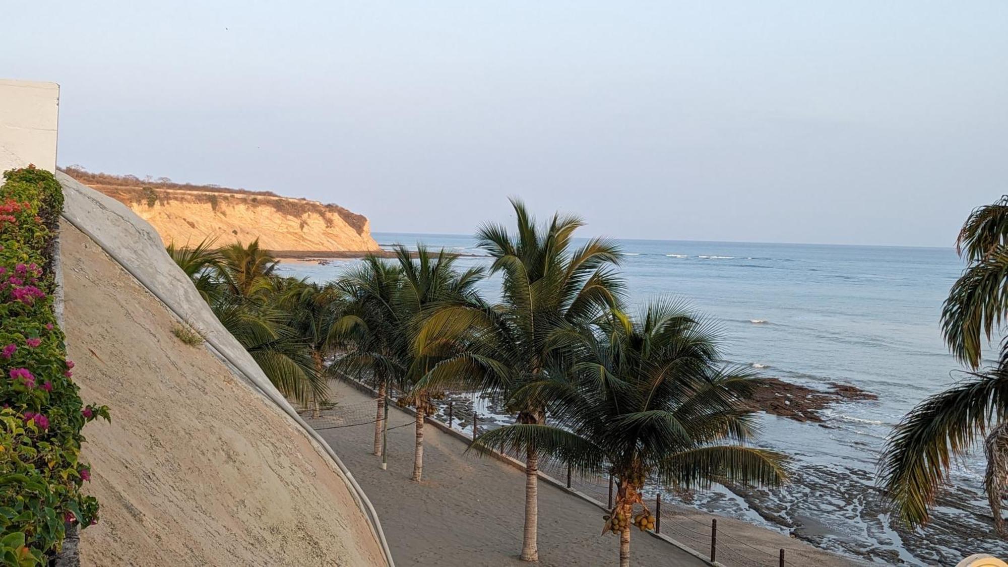 Departamento Vista Al Mar En Manta Poseidon Lägenhet Exteriör bild